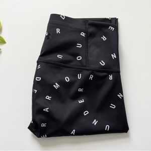 NWOT under armour black and white breathelux powerprint leggings
